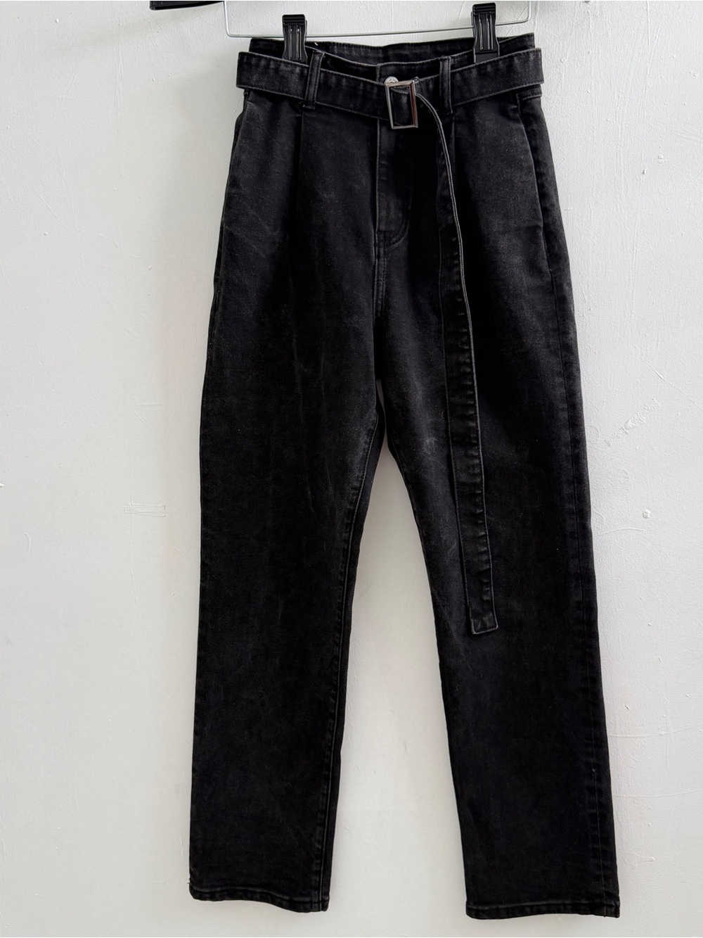 Q2 High-Rise Wide Leg Black Jeans with Belt Detail